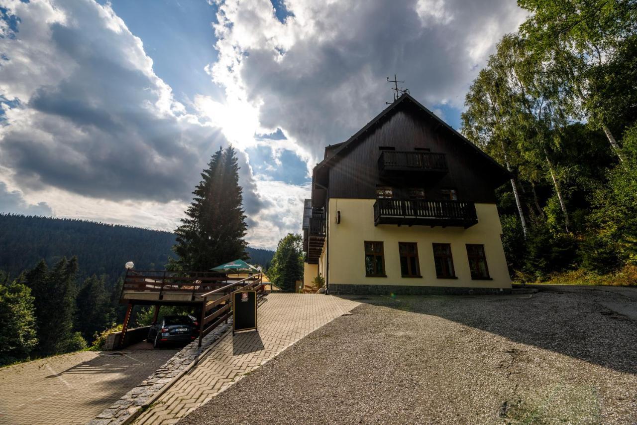 Svycarska Bouda Hotell Špindlerŭv Mlýn Eksteriør bilde